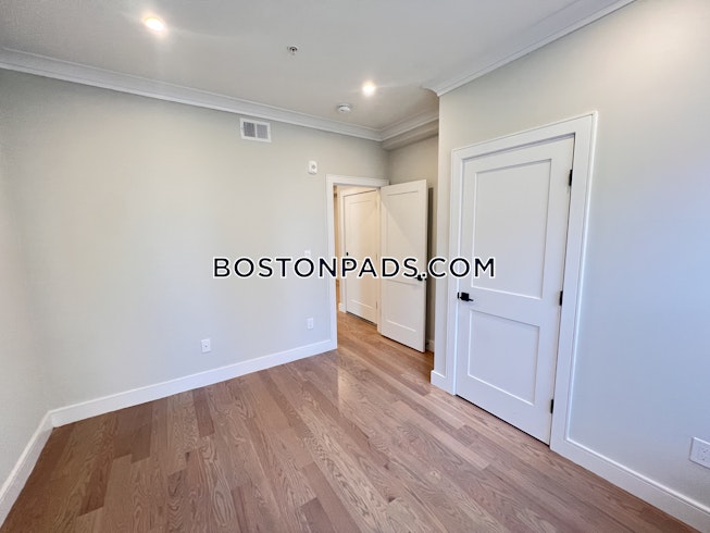 Boston - $4,795 /mo