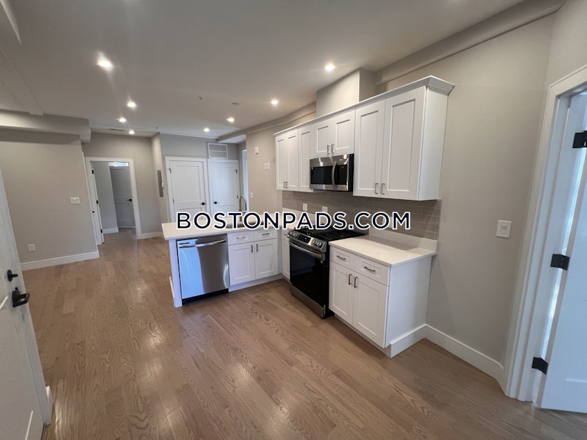 Boston - $5,425 /month