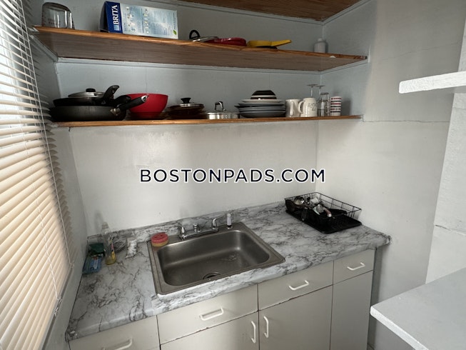 Revere - $3,100 /mo