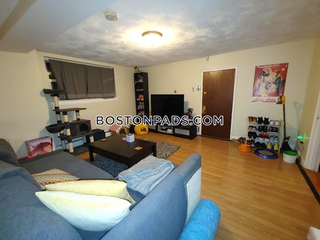 Boston - $2,750 /mo