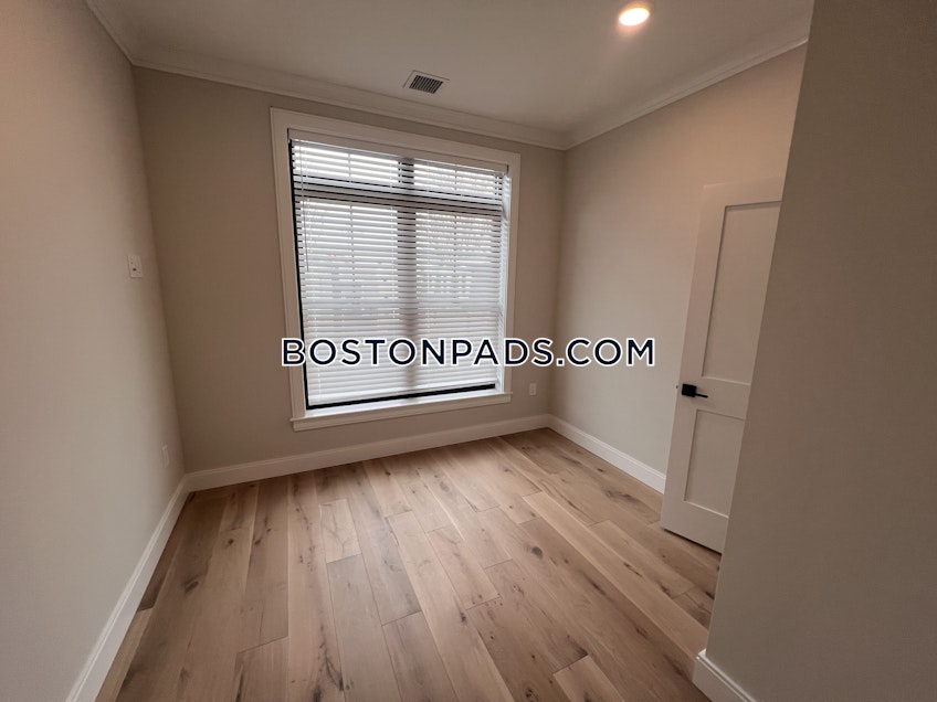 Boston - $5,400 /month