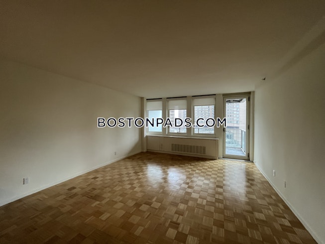 Boston - $3,920 /mo
