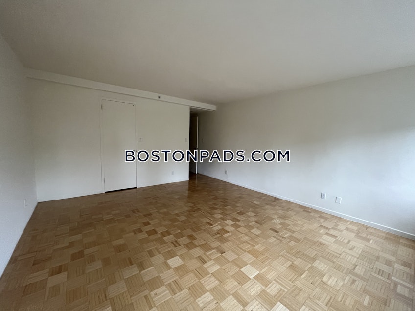 Boston - $3,870 /month