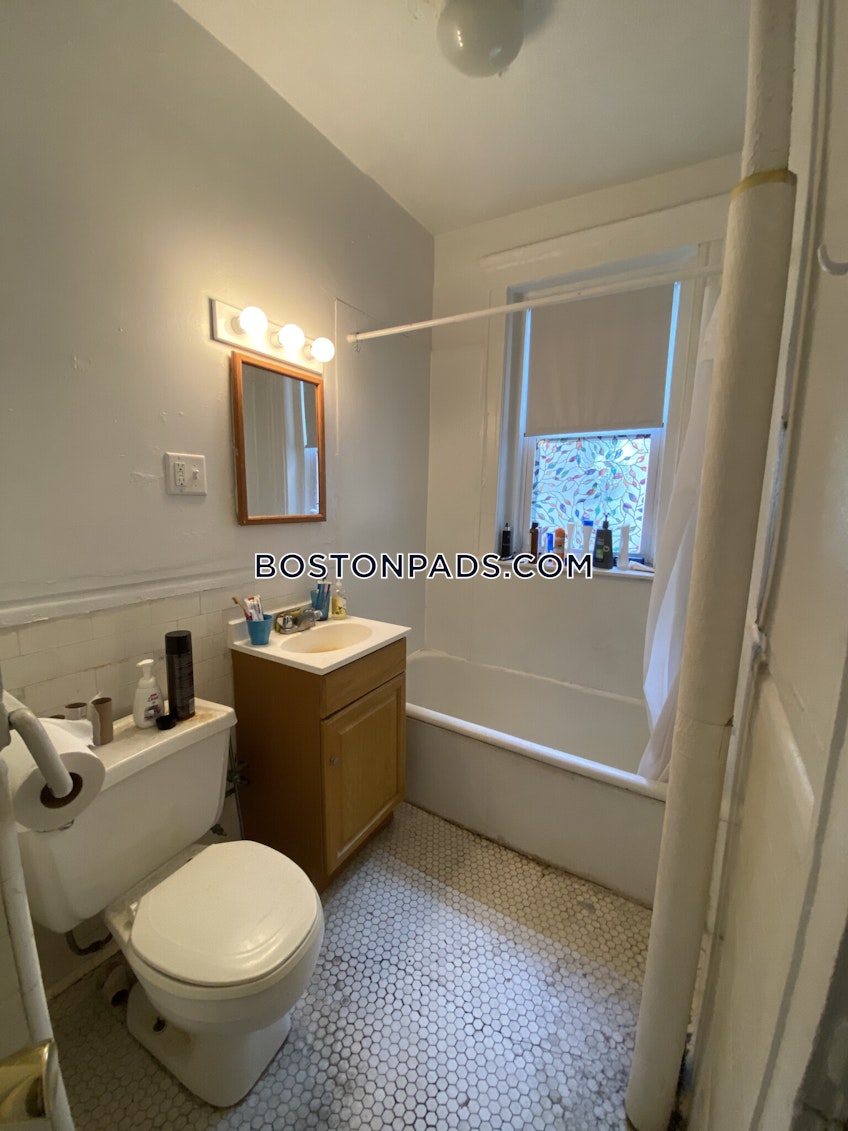 Boston - $2,825 /month