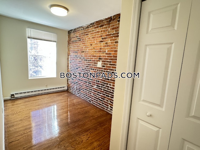Boston - $3,595 /mo