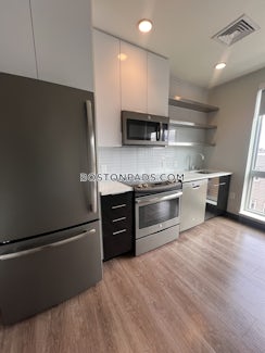 Boston, $2,600/mo