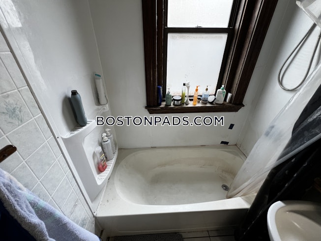 Boston - $2,995 /mo