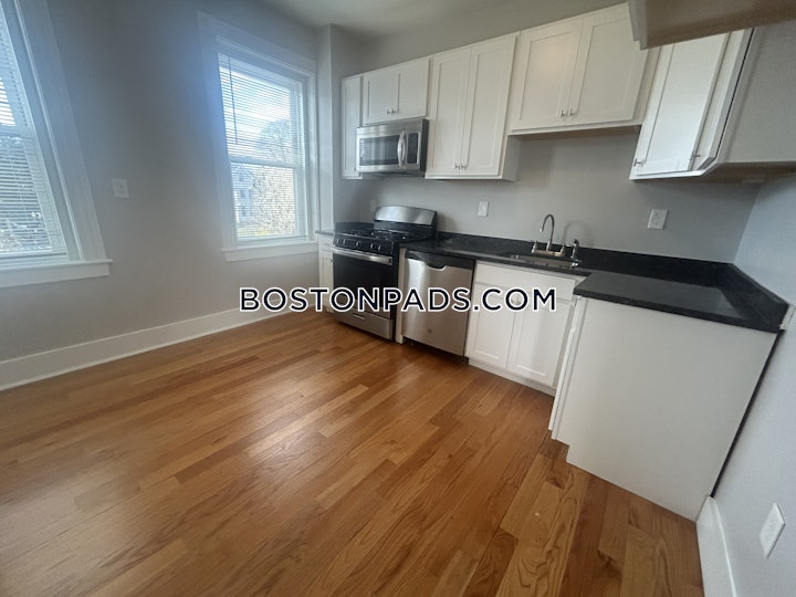 dorchester-apartment-for-rent-4-bedrooms-1-bath-boston-3600-4616850 