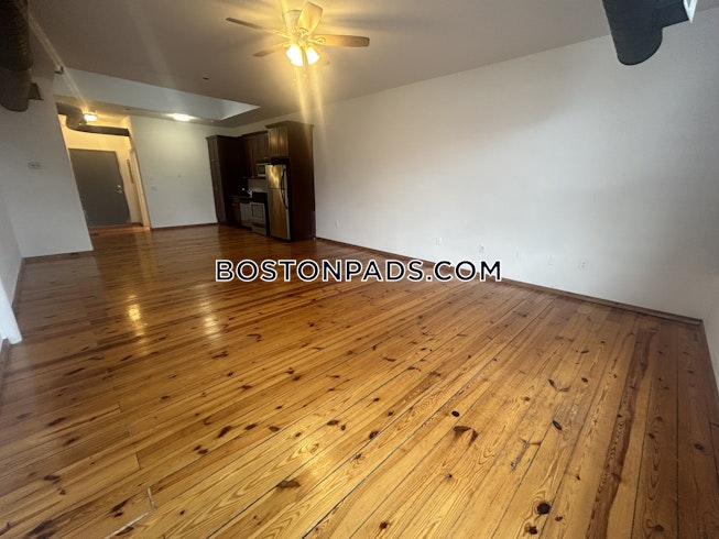 Boston - $2,000 /mo