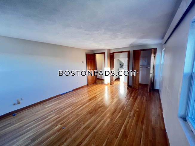 Boston - $2,980 /mo