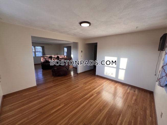 Boston - $2,980 /mo