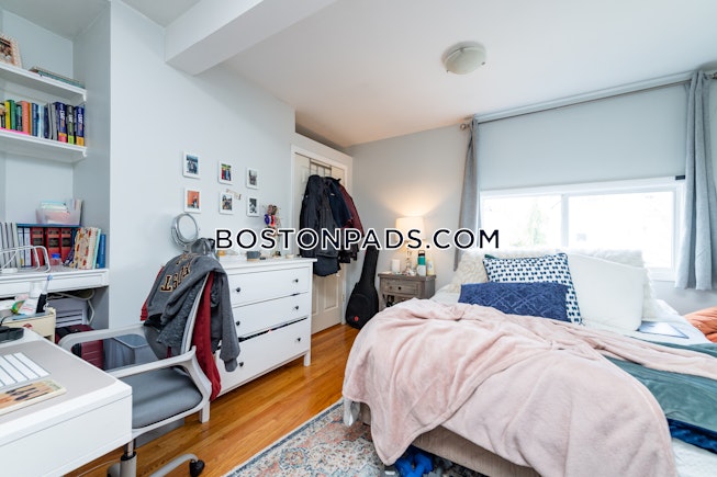 Somerville - $4,550 /mo