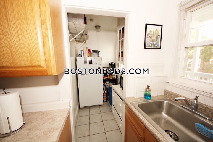 brighton-apartment-for-rent-3-bedrooms-1-bath-boston-3300-4572800 