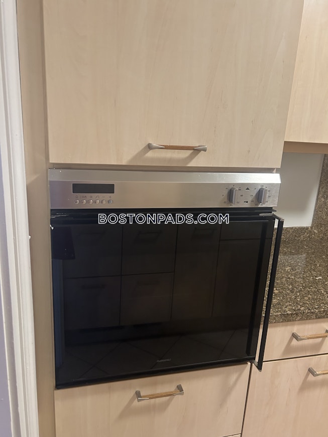 Boston - $4,965 /mo