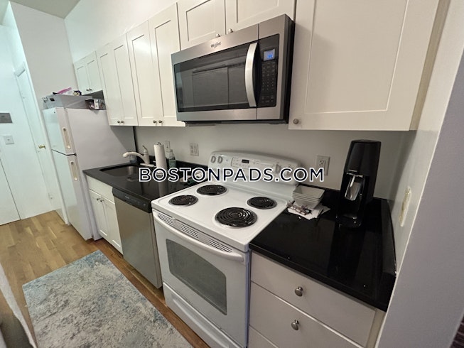 Boston - $3,300 /mo