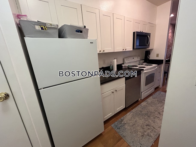 Boston - $3,300 /mo