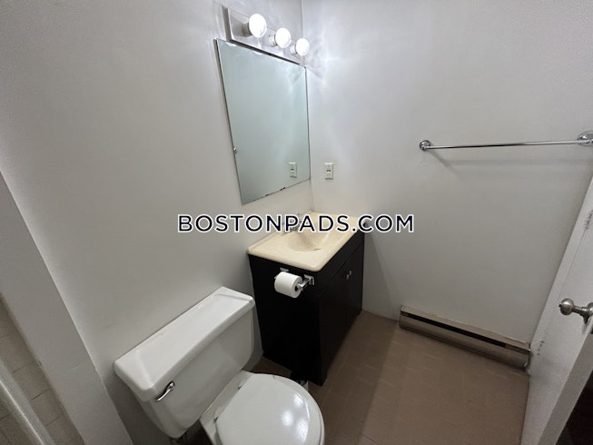 Boston - $3,300 /mo