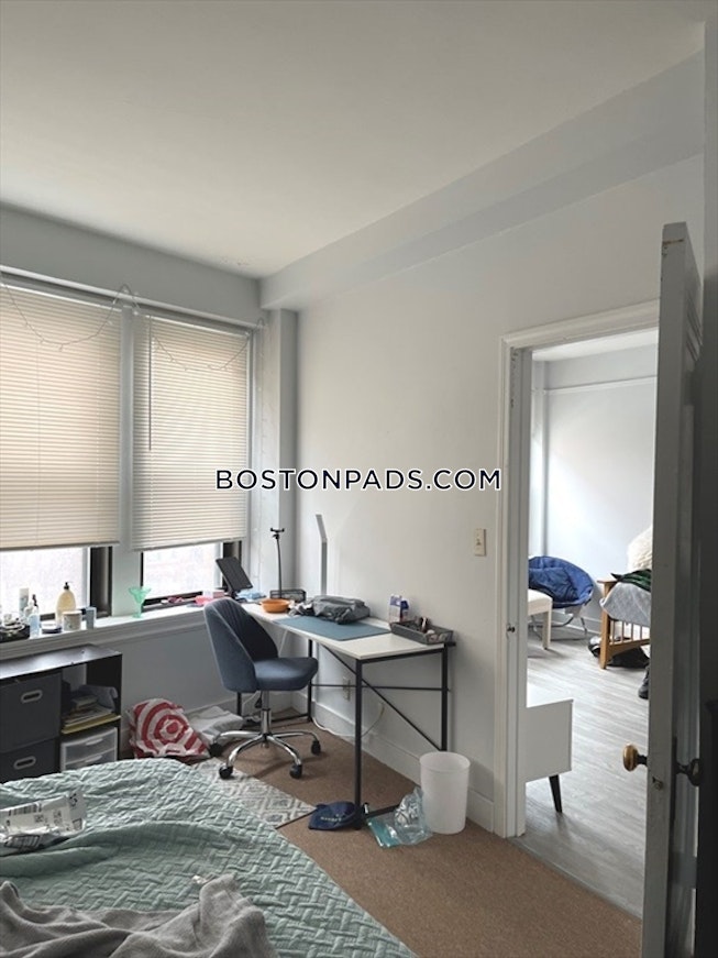 Boston - $3,600 /mo