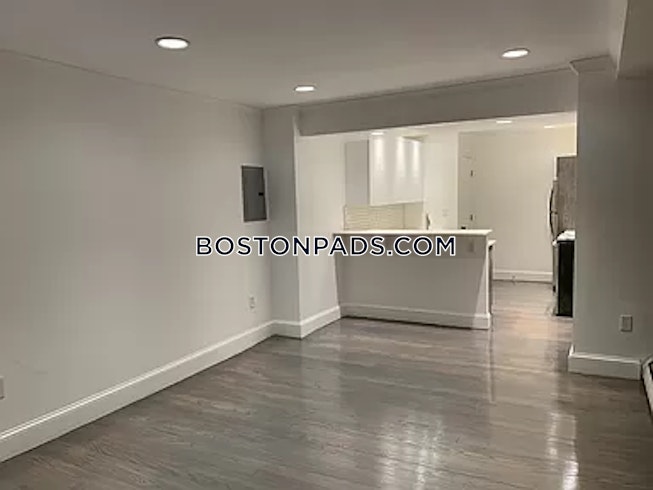 Boston - $4,050 /mo