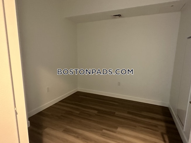 Boston - $7,595 /mo