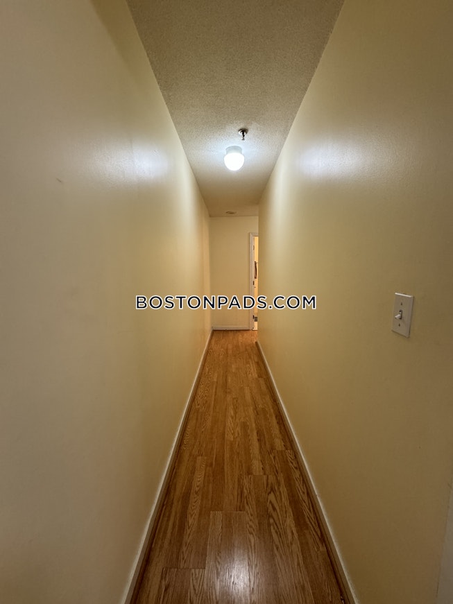 Boston - $3,800 /mo