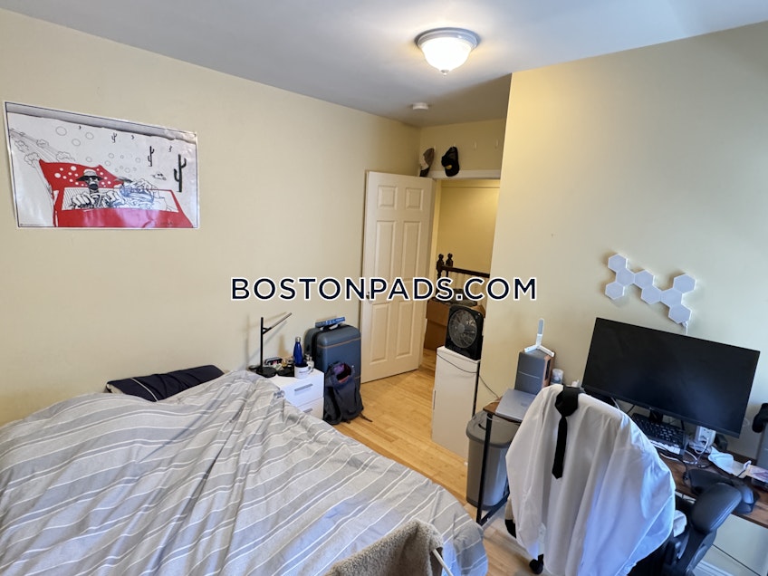 Boston - $4,675 /month