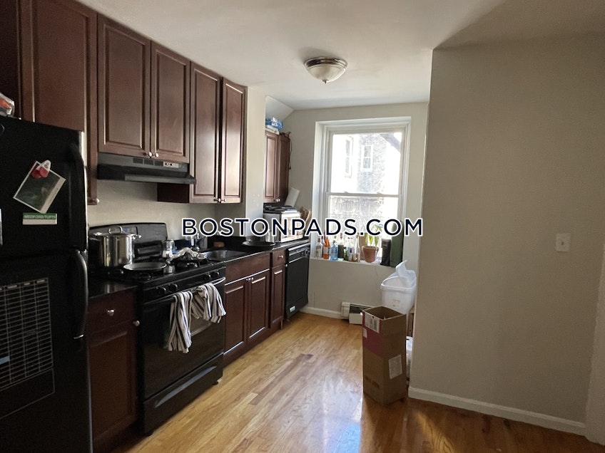 Boston - $4,695 /month