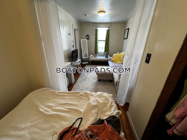 Boston - $2,450 /mo