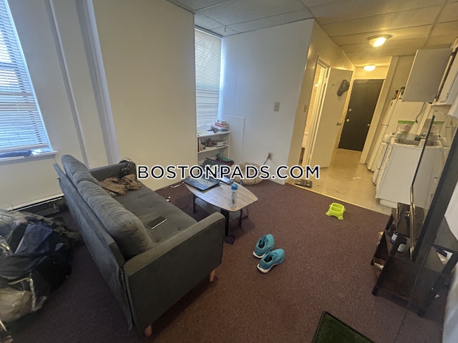 Boston - $2,350 /mo