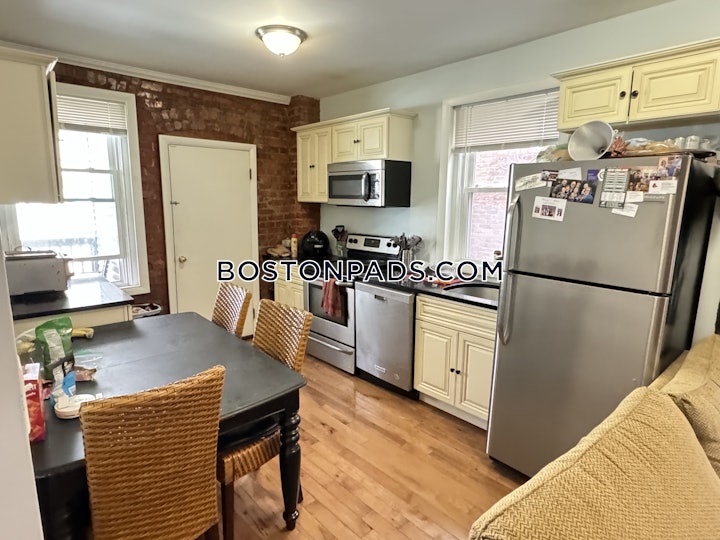 brookline-apartment-for-rent-3-bedrooms-2-baths-cleveland-circle-4150-4445907 