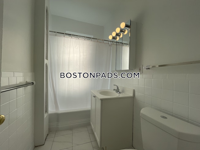 Boston - $3,290 /mo