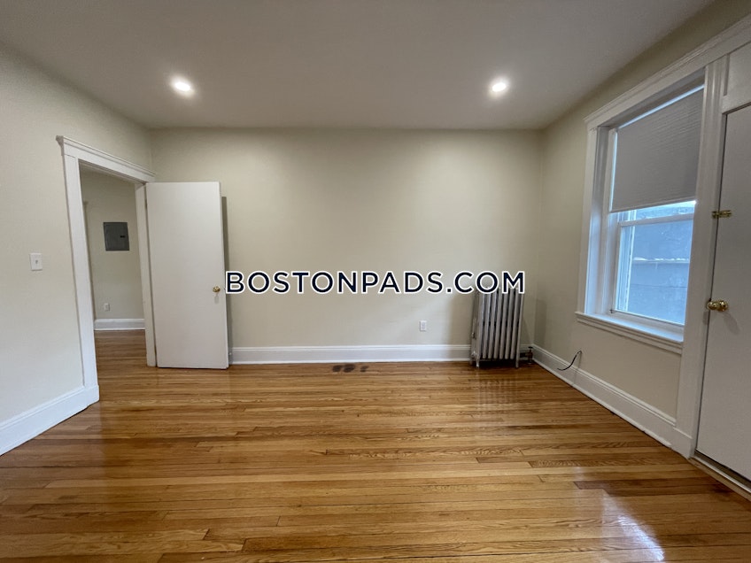 Boston - $2,695 /month