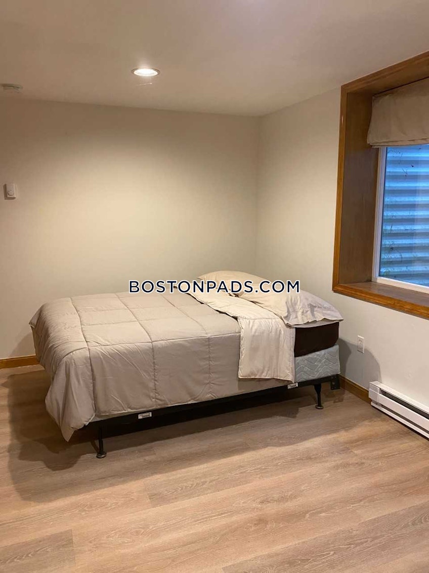 Bedford - $3,200 /month