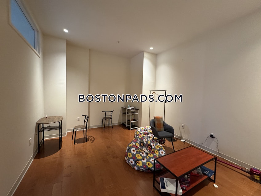 Boston - $3,750 /month