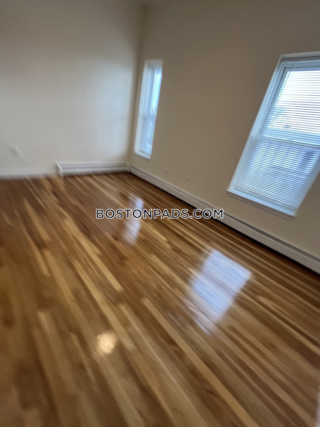 Boston - $2,100 /mo