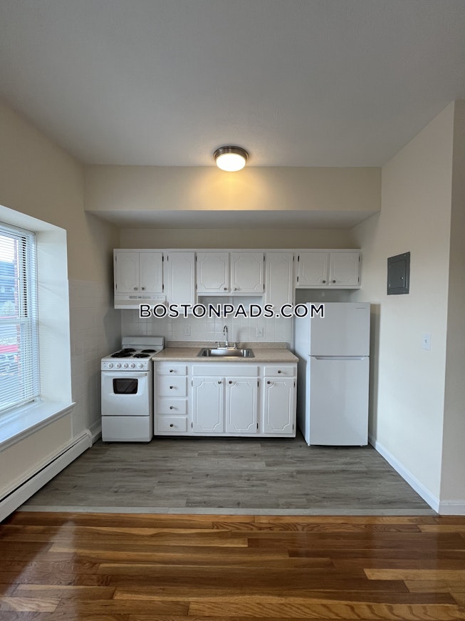 Boston - $2,100 /mo