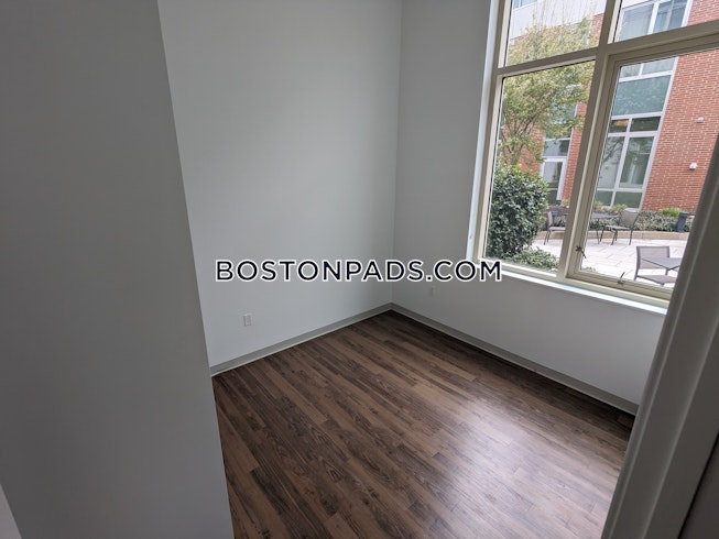 Boston - $5,678 /mo
