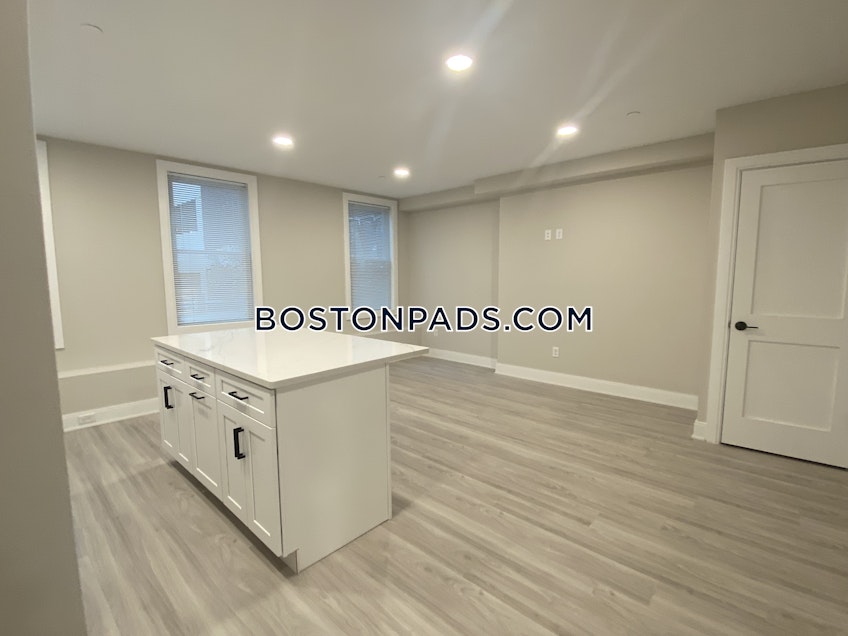 Boston - $7,900 /month