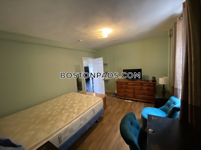 Somerville - $2,450 /mo