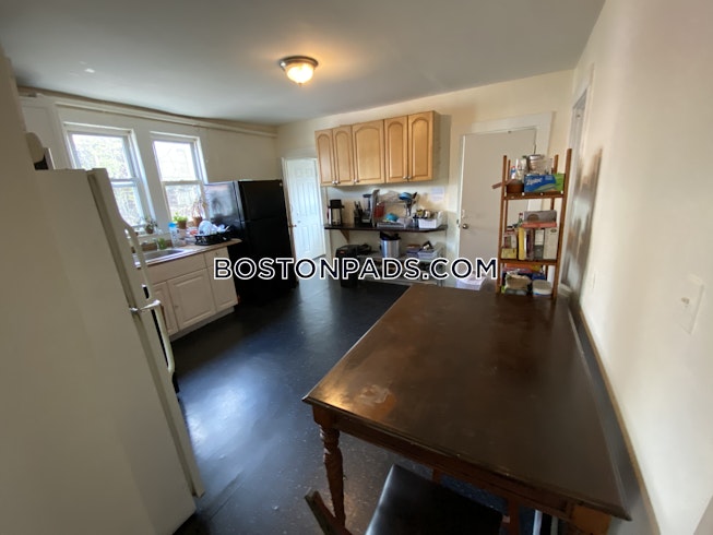 Somerville - $2,450 /mo