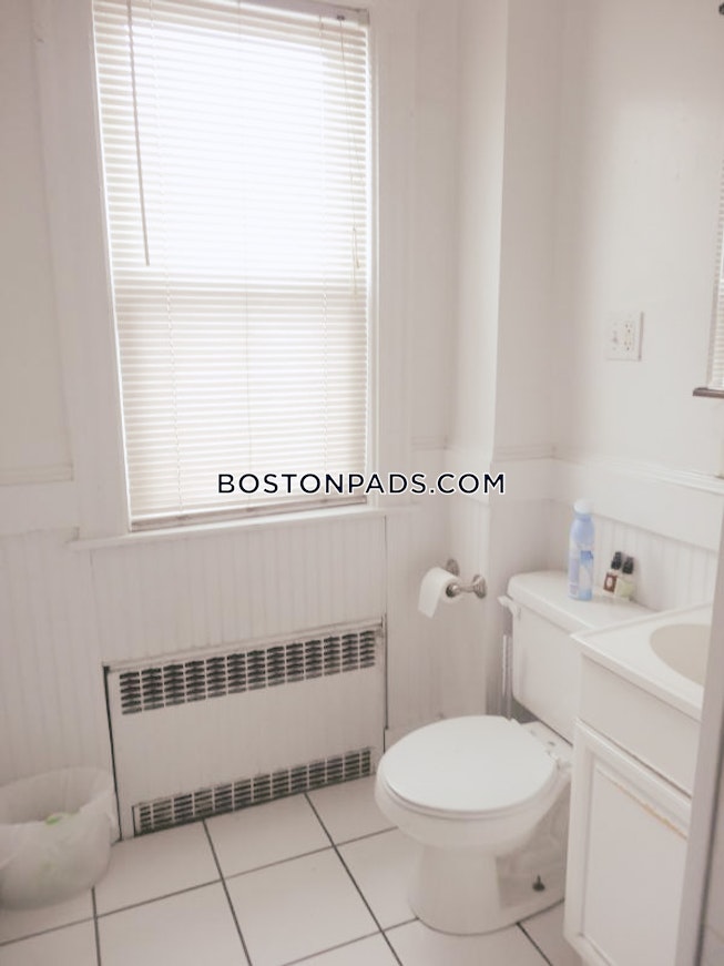 Boston - $2,400 /mo