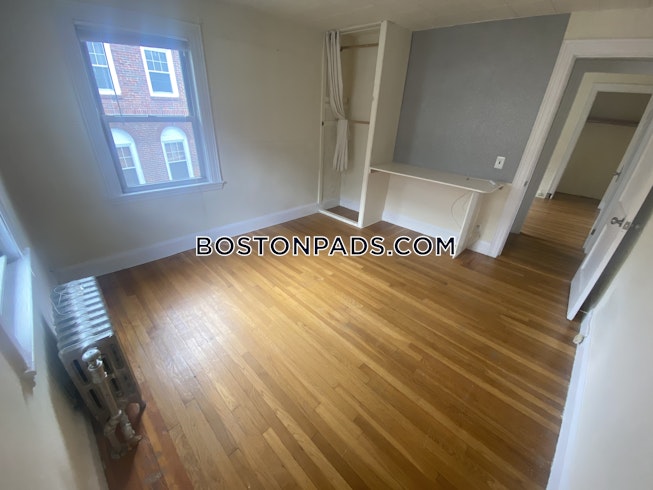 Boston - $4,300 /mo
