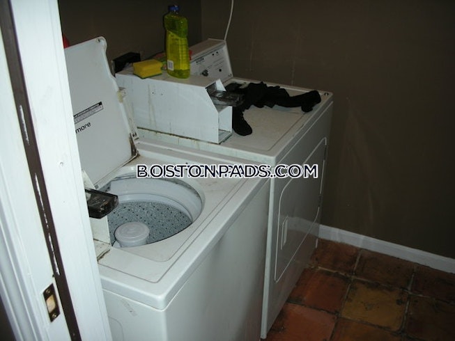 Boston - $2,900 /mo