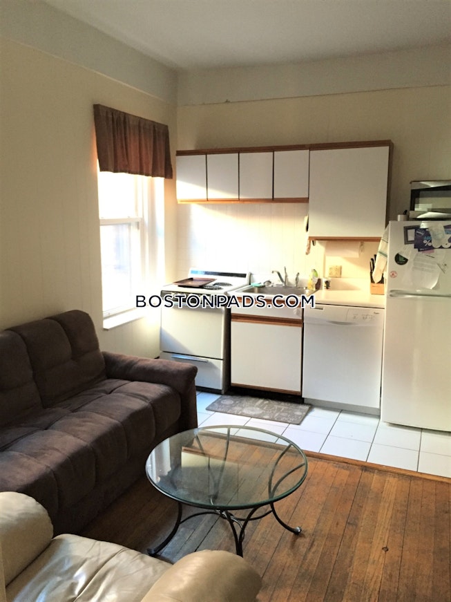 Boston - $3,300 /mo