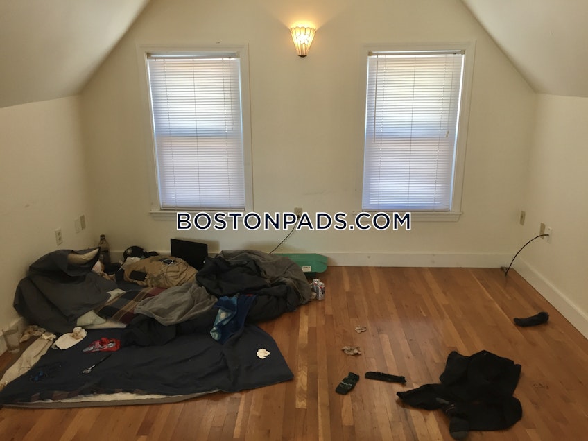 Boston - $2,400 /month