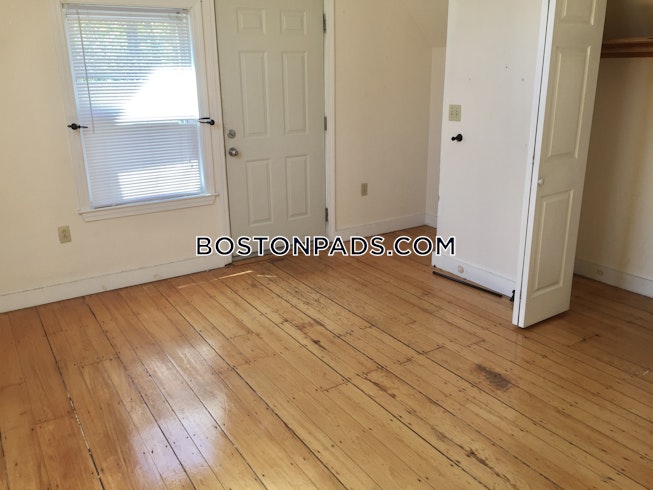 Boston - $2,400 /mo