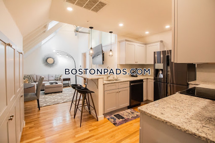 Boston - $4,800 /month