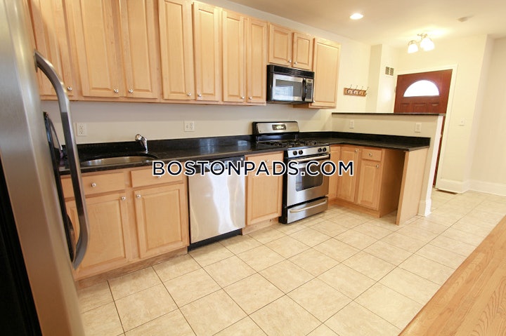 brookline-apartment-for-rent-3-bedrooms-2-baths-brookline-village-4650-4586009 