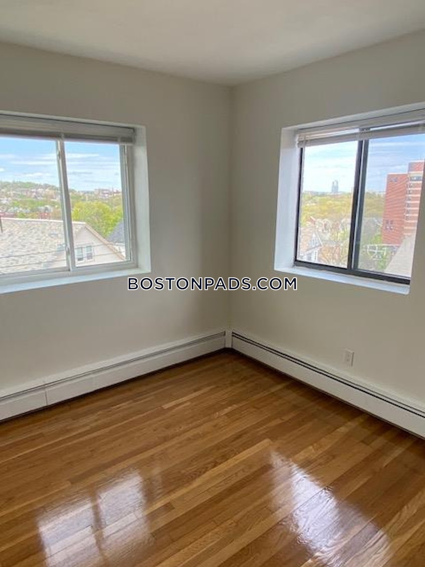 Boston - $3,050 /month