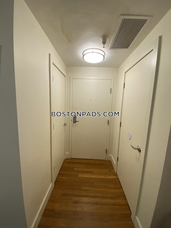 Boston - $4,200 /mo